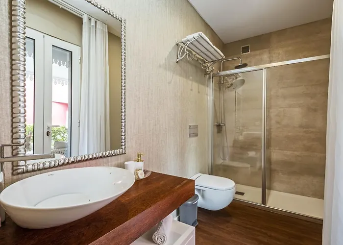 Quinta Da Tia Briosa By Homie *